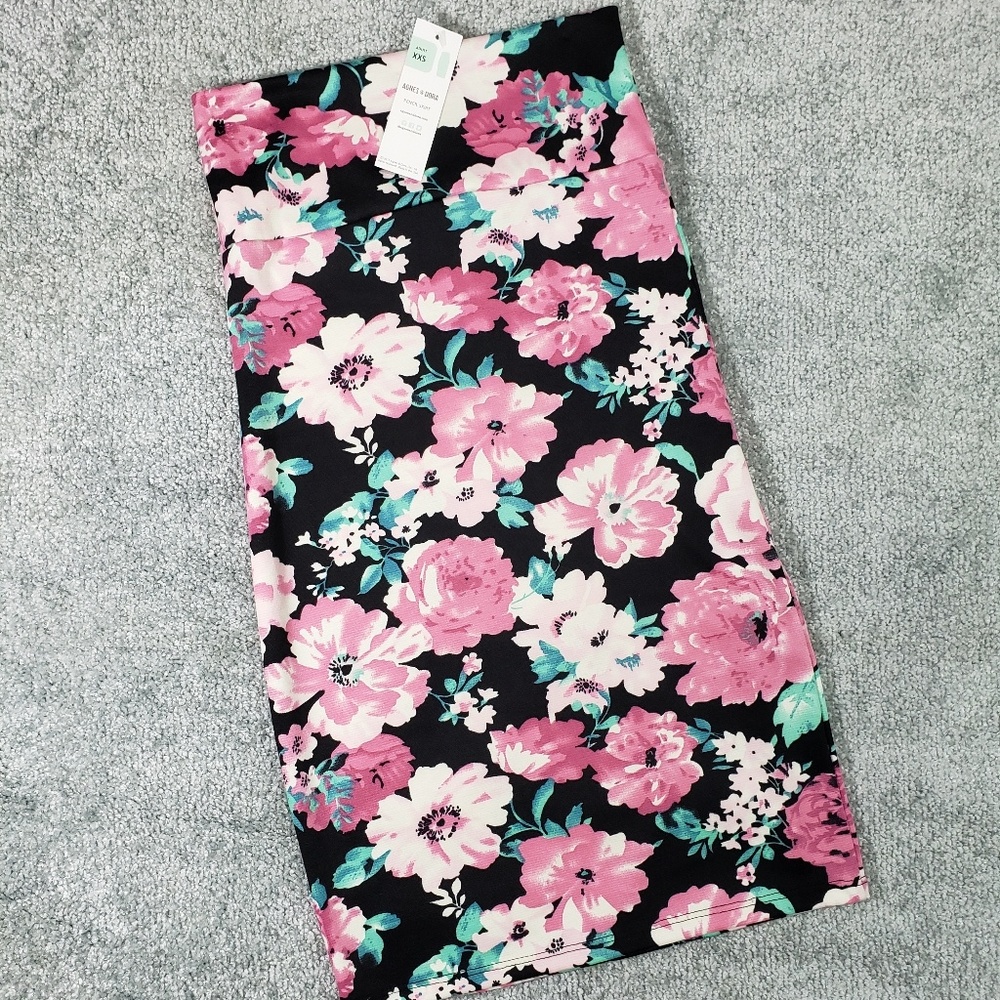 Gorgeous Floral Pencil Skirt Xxs but A&D - Picture 1 of 2